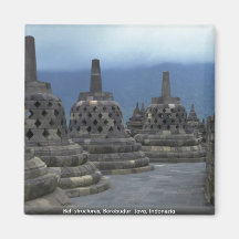 Estructuras de Bell, Borobudur, Java, Indonesia Imán