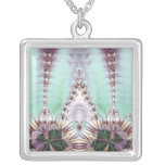 Exhibición del collar de la belleza