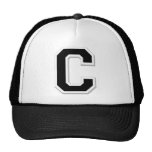 Expliqúelo la letra inicial C en casquillo negro d Gorros Bordados