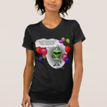 Extranjero de la fiesta de cumpleaños que habla camiseta
