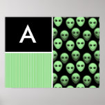 Extranjero verde y negro posters
