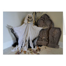 Fantasma y piedras sepulcrales felicitación