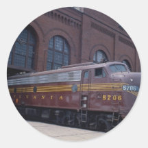 Ferrocarril EMD E-8 de Pennsylvania restaurado en  Etiqueta Redonda