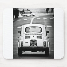 Fiat 500 en Roma, Italia Alfombrilla De Raton