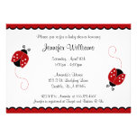 Fiesta de bienvenida al bebé roja y negra linda de invitacion personalizada