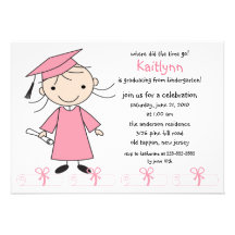 Figura invitación del palillo de la graduación del