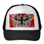 Firebird con el gorra de béisbol del fondo del fue
