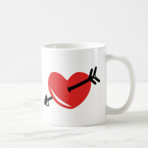 Flecha del corazón tazas