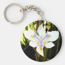 Flor blanca púrpura del iris llavero personalizado