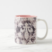 Flor de lis del Grunge en modelo del diamante Tazas