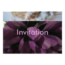 Flor púrpura, cáscaras del mar y piedra del mar invitaciones personalizada