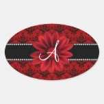 Flor roja de la margarita del damasco del monogram calcomania oval personalizadas