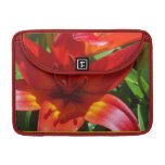 Flor roja hermosa fundas para macbook pro