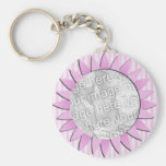 Flor rosada de la raya llaveros personalizados