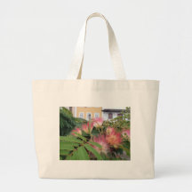 Flor rosado del árbol bolsa