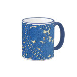 Flores del azul del bordado taza de café