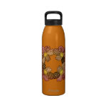 Flores del Doodle en melocotón, naranja, y oro Botella De Agua