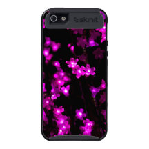 Flores púrpuras brillantes con los centros blancos iPhone 5 cárcasas