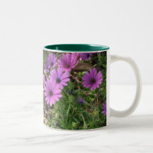 flores púrpuras taza