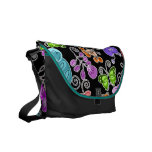 flores y mariposas retras bolsas de mensajería