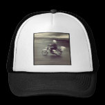 Foto cuadrada - ciclomotor rápido gorras