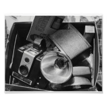 Foto negra y blanca de una caja de cámaras