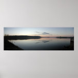 Foto panorámica de la puesta del sol del lago - po