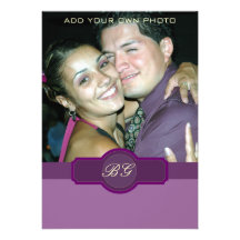 Foto púrpura de los monogramas de las invitaciones invitacion personal 