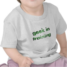 friki en camiseta trianing del niño