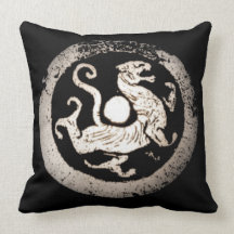 Frotamiento chino antiguo del dragón almohada