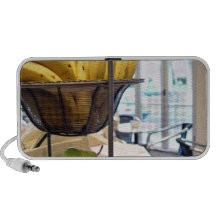 Frutas frescas en café iPod altavoz