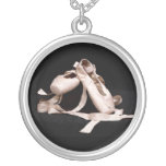 Fundación del collar clásico de los zapatos de bal