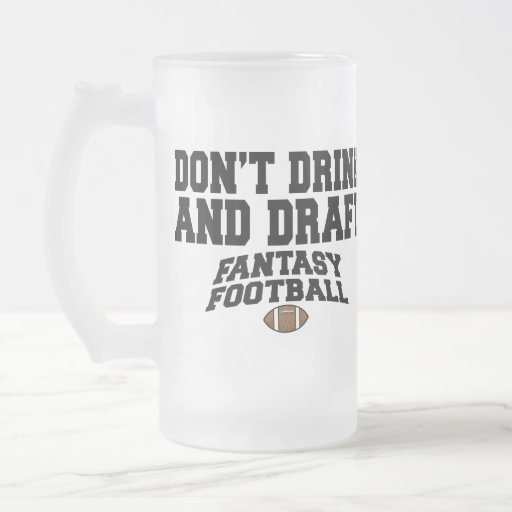 Fútbol de la fantasía - no beba y no elabore taza de café