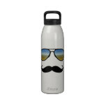 Gafas de sol retras divertidas con el bigote botallas de agua