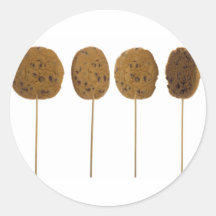 Galleta de microprocesador de chocolate en un pali etiqueta