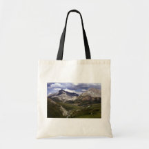 Gama del sur de los arroyos de la cuesta en verano bolsas