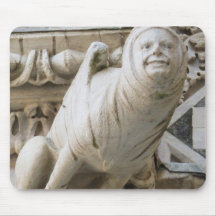 Gargoyle encantador en edificios medievales tapete de ratones