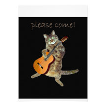 Gatito con la invitación de la guitarra