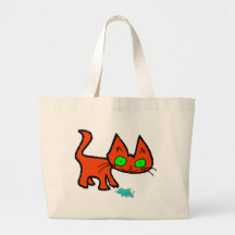 Gato anaranjado del gatito que juega con un juguet bolsa