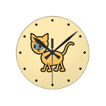 Gato del jengibre con los ojos azules reloj de pared