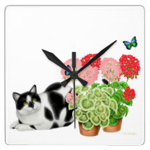 Gato del Moxie con el reloj de pared de las maripo Relojes