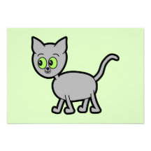 Gato gris con los ojos verdes comunicados personales 