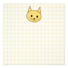 Gato lindo del jengibre. Compruebe el fondo Comunicados