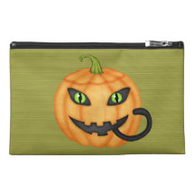 Gato negro que oculta en el bolso de Halloween de 