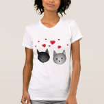 Gatos negros y grises lindos, con los corazones camiseta