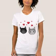 Gatos negros y grises lindos, con los corazones camiseta