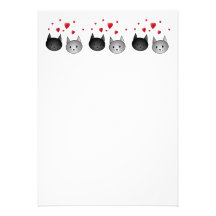 Gatos negros y grises lindos, con los corazones anuncio