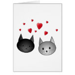Gatos negros y grises lindos, con los corazones felicitación