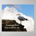Gaviota en una pared de ladrillo en el poster de R