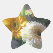 Gerbera blanco y amarillo y cala 1 Painterly Calcomanía Cuadrada Personalizada